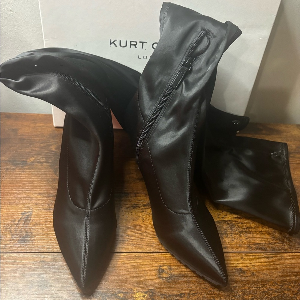 Barbican Over the Knee Boot (Women)
Kurt Geiger London US 8